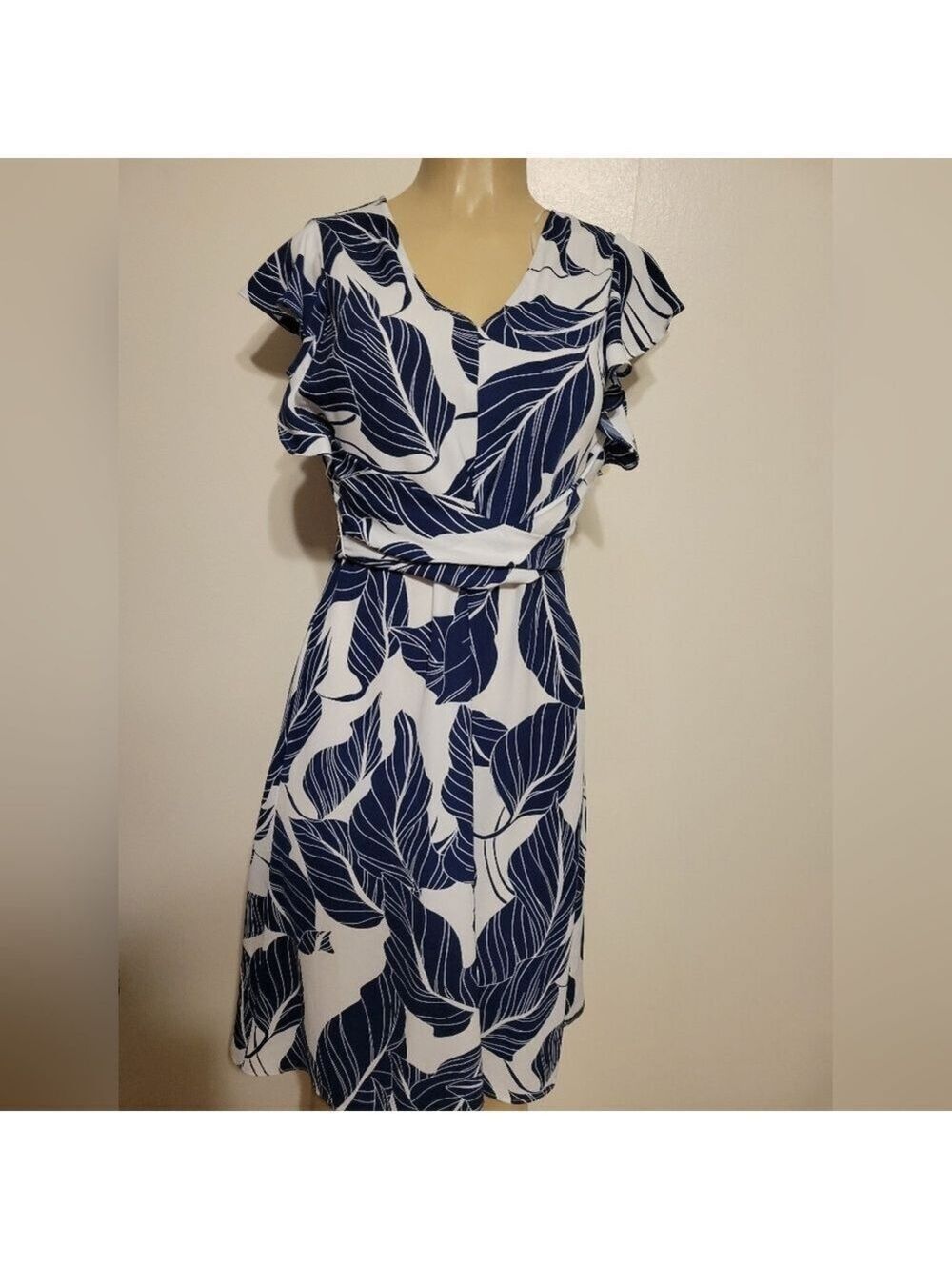 Liz Claiborne Midi Dress Size 6 Ruffle Sleeves Floral Classic Demure Cruise Vaca
